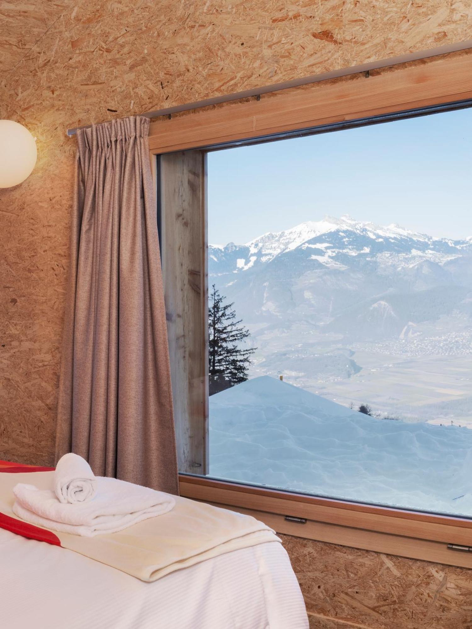 Whitepod Original Hotel Monthey